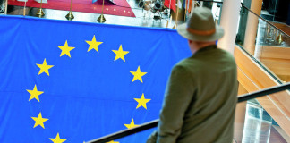 Миллион европейцев подписали петицию против торговых переговоров с США