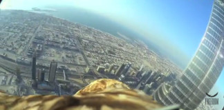 Полет орла с башни Бурдж-Халиф (820 метров)