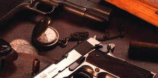 Двуствольный пистолет