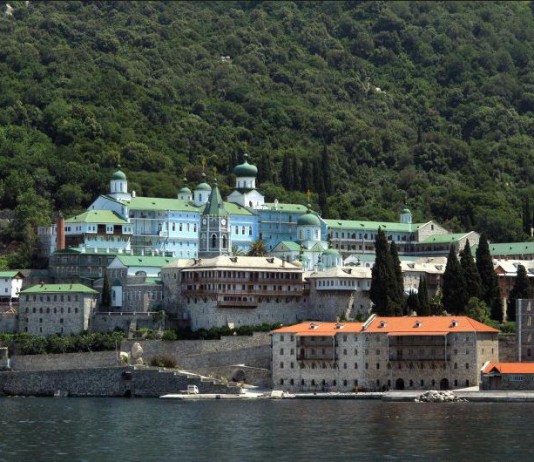 В музее храма Христа Спасителя открылась фотовыставка, посвященная жизни и быту монахов Афона