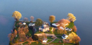 Самые маленькие населенные острова