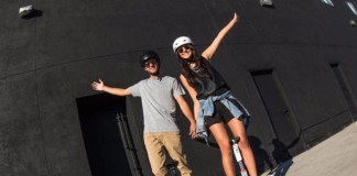 Электрический вездесущий самокат