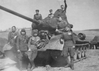 Легендарный танк Т-34 отмечает 80-летие со дня принятия на вооружение, видео из Улан-Удэ 80 лет со дня поступления танка Т-34 на вооружение советской армии