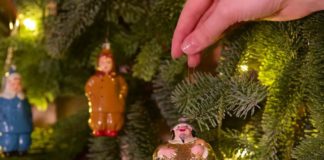 В Московском планетарии открыта выставка раритетных новогодних игрушек, до конца января 2020 Выставка советских новогодних игрушек в Московском планетарии - до конца января 2020