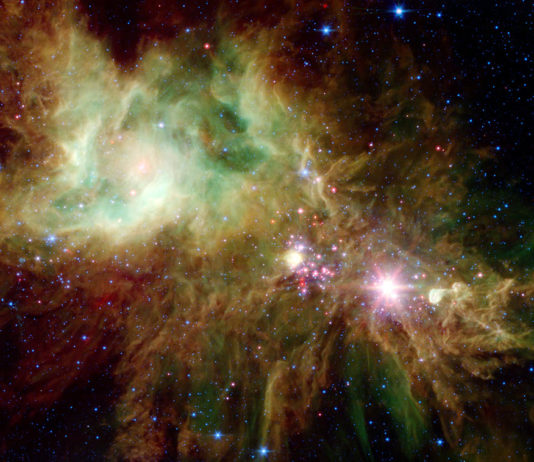 Межзвёздная рождественская ёлка — снимок от NASA, звёздообразующие облака