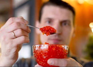 Как выбирать красную икру к праздничному столу, советы от экспертов Роскачества Красная икра - как выбирать и что покупать