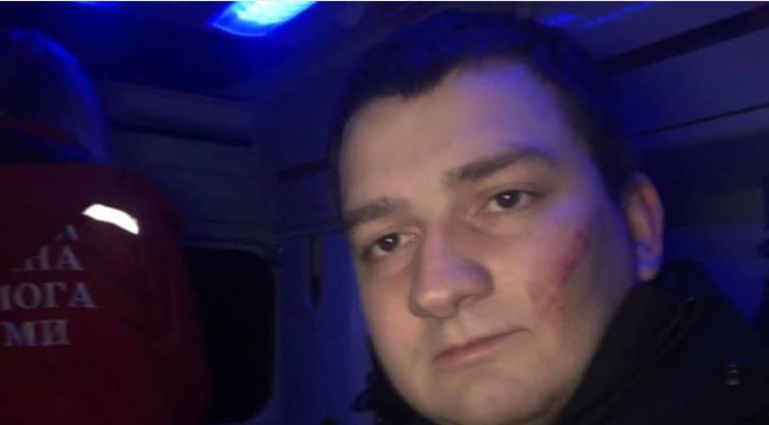 На Украине отлупили М.Ананченко — нардепа от партии Зеленского «Слуга народа».. Цирк продолжается На Украине избили депутата М.Ананченко, цирк продолжается