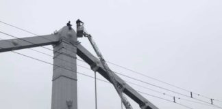 С Крымского моста в Москве хотел спрыгнуть «самоубийца» из-за потери 22тыс. руб, видео Некий мужчина хотел спрыгнуть с Крымского моста в Москве