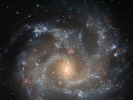 Фантастический снимок телескопа Хаббл — галактика NGS 5468 в 130млн световых лет от нас галактика NGC 5468, располагающаяся от нас более чем в 130 миллионах световых лет