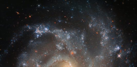 Фантастический снимок телескопа Хаббл — галактика NGS 5468 в 130млн световых лет от нас галактика NGC 5468, располагающаяся от нас более чем в 130 миллионах световых лет