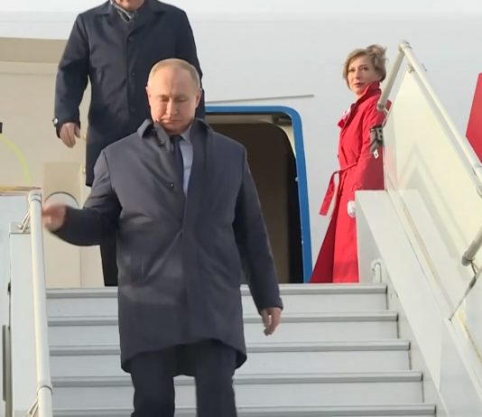 Во встрече «Нормандской четверки» от России вместе с Путиным В.В. участвуют еще 4 человека Путин прилетел в Париж на саммит нормандской четверки, 09.12.2019