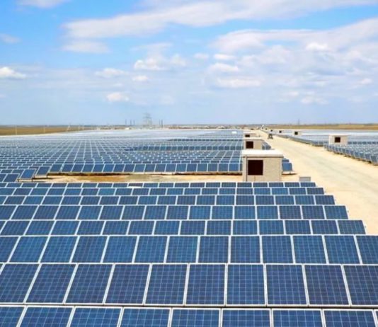 Солнечная энергия в России — на Алтае запущена уже седьмая в РФ солнечная электростанция 22 января 2020 года Группа компаний «Хевел» ввела в эксплуатацию Чемальскую солнечную электростанцию (СЭС) мощностью 10 МВт в Республике Алтай