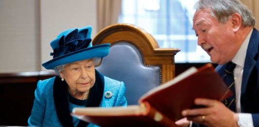 Англия, на выход! Королева Елизавета II подписала закон о выходе Великобритании из Евросоюза Англия, на выход! Королева Елизавета II подписала закон о выходе Великобритании из Евросоюза