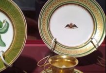 В Хлебном доме Царицынского музея-заповедника выставка императорских подарков из Павловского дворца, видео Выставка императорских подарков в Хлебном доме музея-заповедника Царицыно