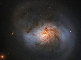 Спиральная галактика NGC 1022 в 66 млн световых годах от Земли — фото телескопа Хаббл Спиральная галактика NGC 1022 в 66 млн световых годах от Земли - фото телескопа Хаббл