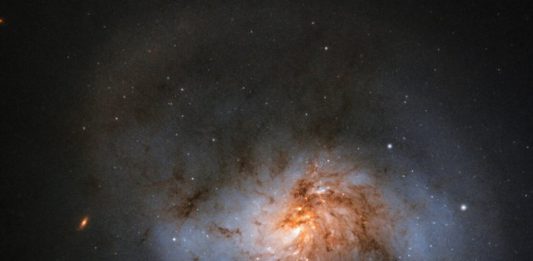 Спиральная галактика NGC 1022 в 66 млн световых годах от Земли — фото телескопа Хаббл Спиральная галактика NGC 1022 в 66 млн световых годах от Земли - фото телескопа Хаббл