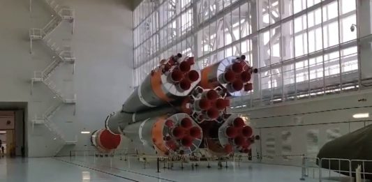 Как собирают российские ракеты-носители «Союз-2», видео от Д.Рогозина Как собирают российские ракеты-носители Союз-2, от главы Роскосмоса Рогозина