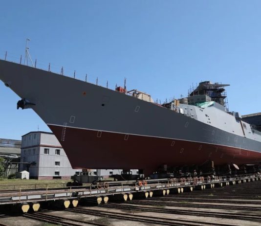 В Санкт-Петербурге для ВМФ России выведен из эллинга строящийся корвет «Ретивый» проекта 20380