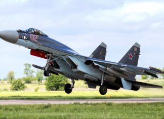 Новейшие российские истребители Су-35С поколения 4++ отработали «боевые задачи» в Карелии Новейшие российские истребители Су-35С поколения 4++ отработали "боевые задачи" в Карелии