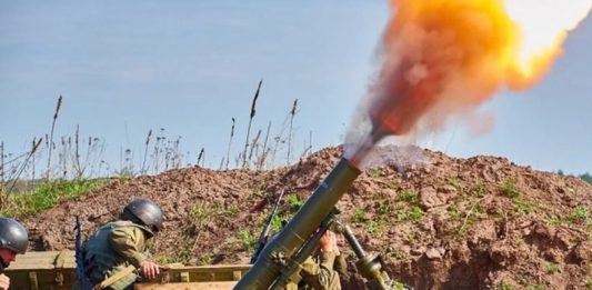Очумевшие укрофашисты ВСУ продолжают самоубиваться. Теперь своим родным «Молотом» М120-15 Очумевшие укрофашисты ВСУ продолжают самоубиваться. Теперь своим родным "Молотом" М120-15