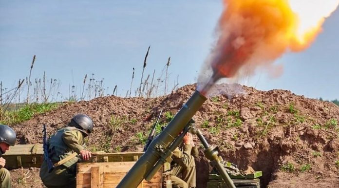 Очумевшие укрофашисты ВСУ продолжают самоубиваться. Теперь своим родным «Молотом» М120-15 Очумевшие укрофашисты ВСУ продолжают самоубиваться. Теперь своим родным "Молотом" М120-15