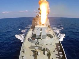 Точно в цель! Видео попадания ракет Калибр на вчерашних учениях ЧФ и СФ в Черном море, Путин оценил, видео Ракеты Калибр - точно в цель, учения ЧФ и СФ в Черном море под наблюдением Путина