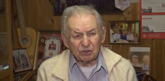 Путин согласен с ветераном Решетниковым о закреплении в Конституции невозможности отчуждения территорий России Путин согласен с ветераном Решетниковым о закреплении в Конституции невозможности отчуждения территорий России