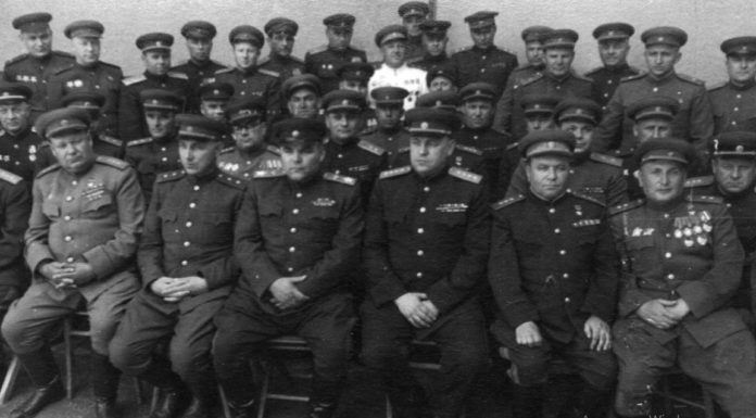 Фотодокументальный проект «Полководцы Победы: освободители Европы» от Минобороны России Маршал Советского Союза Малиновский командармы и офицеры и штаб второго Украинского фронта