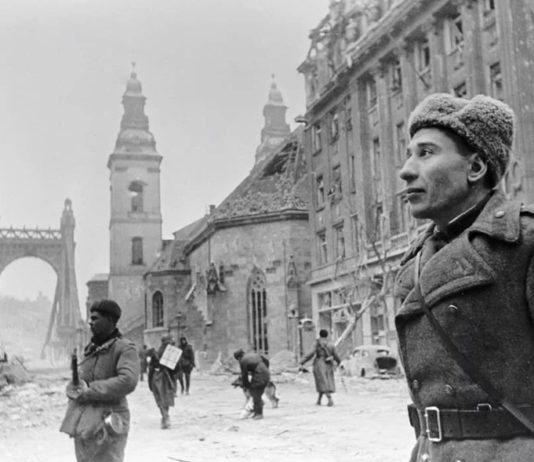 Освобождение Красной Армией Будапешта, столицы зверствовавшей в СССР профашистской Венгрии