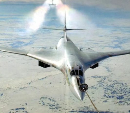 Первый полет модернизированного стратегического бомбардировщика Ту-160М, видео от Минобороны Первый полет модернизированного стратегического бомбардировщика Ту-160М, видео от Минобороны
