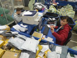 Посылки из Китая с AliExpress приходят с коронавирусом, подтвердили специалисты Посылки из Китая с AliExpress приходят с коронавирусом, подтвердили специалисты