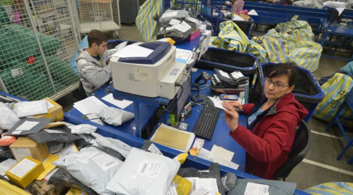 Посылки из Китая с AliExpress приходят с коронавирусом, подтвердили специалисты Посылки из Китая с AliExpress приходят с коронавирусом, подтвердили специалисты