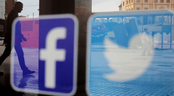 Против Facebook и Twitter возбуждены и переданы в суд административные дела. Роскомнадзор поясняет Против Facebook и Twitter возбуждены и переданы в суд административные дела. Роскомнадзор поясняет