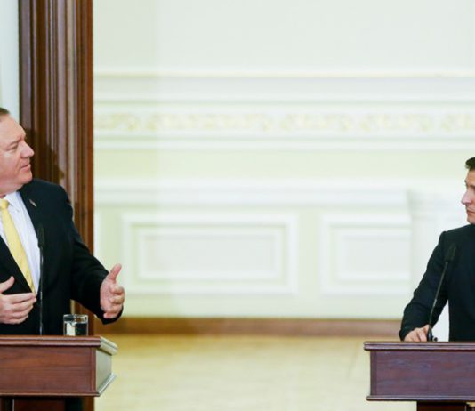 Украина потеряла Крым, заявил М.Помпео Зеленскому.. Россия и Крым согласны с американцем Украина потеряла Крым, заявил М.Помпео Зеленскому.. Россия и Крым согласны с американцем