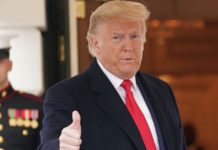 Цирк с импичментом завершен. Сенат оправдал Трампа, он остается президентом США Цирк с импичментом завершен. Сенат оправдал Трампа, он остается президентом США