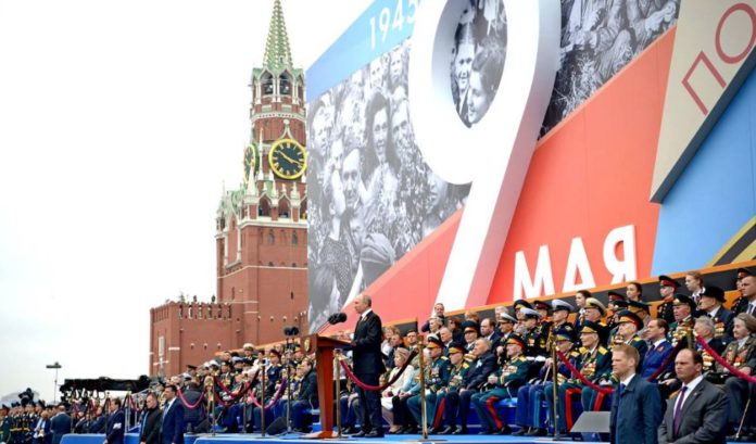 "Быть или не быть.. в Москве!", западные лидеры мучаются - ехать или не ехать в Москву на 75-летие Победы