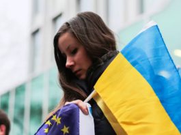 Поляки конкретно думают о колонизации Украины совместно с Германией, США и Англией Поляки конкретно думают о колонизации Украины совместно с Германией, США и Англией