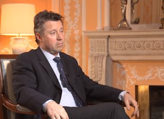 Посол ФРГ в России Г.А. фон Гайр подтвердил полное признание Германией всех нацистских преступлений в годы войны Посол ФРГ в России подтвердил признание Германией всей полноты вины за совершенные нацистами преступления в годы войны