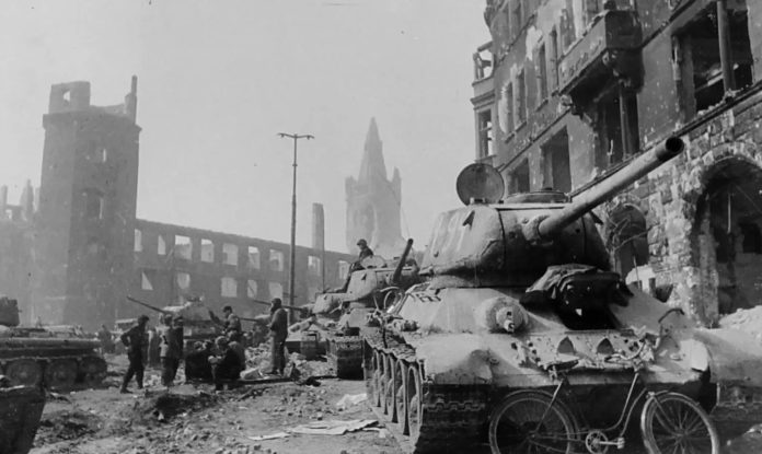 9 апреля 1945 года завершился штурм советскими войсками Кёнигсберга, который через год стал Калининградом