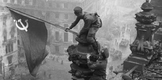 История Знамени Победы над Рейхстагом, рассказ дочери фотографа Е.Халдея, видео История Знамени Победы над Рейхстагом, рассказ дочери фотографа Е.Халдея, видео