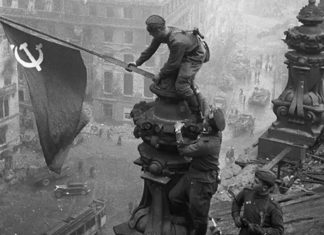 История Знамени Победы над Рейхстагом, рассказ дочери фотографа Е.Халдея, видео История Знамени Победы над Рейхстагом, рассказ дочери фотографа Е.Халдея, видео