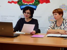 Как и почему высокопоставленные чиновники Крыма живут и лавируют между двумя домами — Россией и Украиной Как и почему высокопоставленные чиновники Крыма живут и лавируют между двумя домами - Россией и Украиной