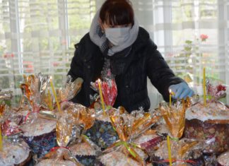 Как освятить куличи и пасху дома (в домашних условиях), тропарь воскресный и молитва на освящение от РПЦ Как освятить куличи и пасху дома (в домашних условиях), тропарь воскресный и молитва на освящениеи от РПЦ