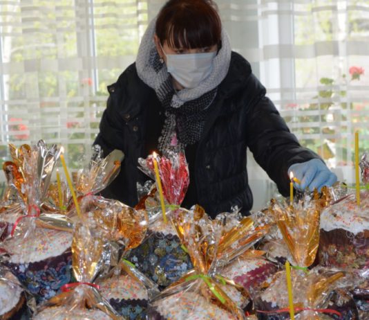 Как освятить куличи и пасху дома (в домашних условиях), тропарь воскресный и молитва на освящение от РПЦ Как освятить куличи и пасху дома (в домашних условиях), тропарь воскресный и молитва на освящениеи от РПЦ