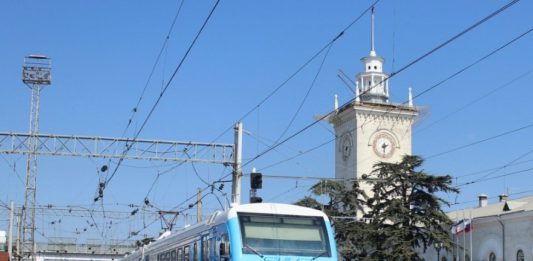 Первый дизельный электропоезд прибыл в Крым для ЖД-сообщения Симферополь-Керчь Первый дизельный электропоезд прибыл в Крым для ЖД-сообщения Симферополь-Керчь