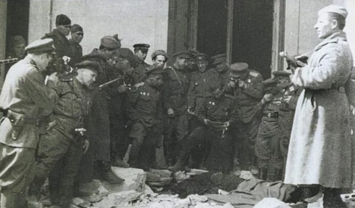 Рассекречено и опубликовано донесение маршала Г.К.Жукова (от 30.04.1945) о самоубийстве Гитлера