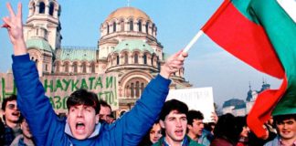 Болгарин-русофоб Стамболиев придумал обиду на Россию за «стирание Болгарии» из истории просвещения, идущей от Кирилла и Мефодия Болгарин-русофоб Стамболиев придумал обиду на Россию за "стирании Болгарии" в деле святых Кирилла и Мефодия