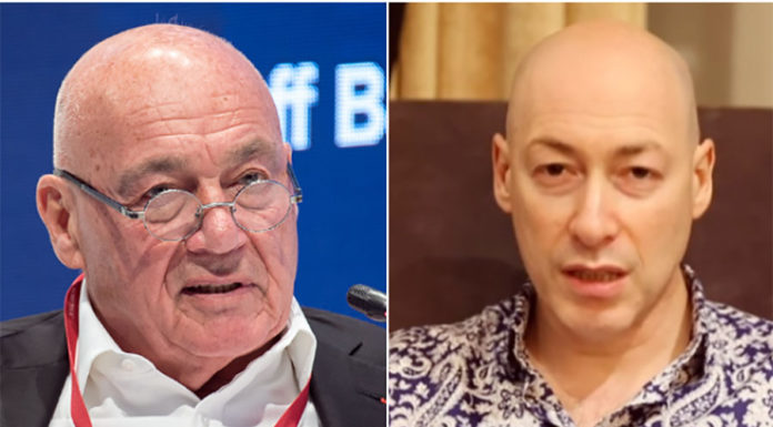 Еврей-русофоб Познер в интервью такому же подлому еврею Гордону заявил, что Россия выдержит текущий кризис Еврей-русофоб Познер в интервью такому же подлому еврею Гордону заявил что России выдержит текущий кризис