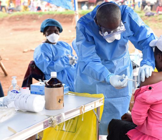 Теперь Россия спасает Конго — и от COVID-19, и от лихорадки Эбола, и от кори, и от холеры… А России то поможет кто?.. Теперь Россия спасает Конго - и от COVID-19, и от лихорадки Эбола, от кори и холеры...