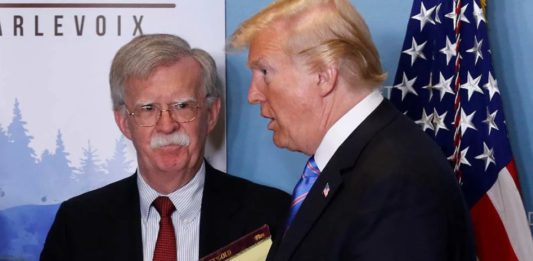 Мемуары Болтона о работе в Белом доме напугали Трампа утечкой секретных данных Мемуары Болтона о работе в Белом доме напугали Трампа якобы утечкой секретных данных